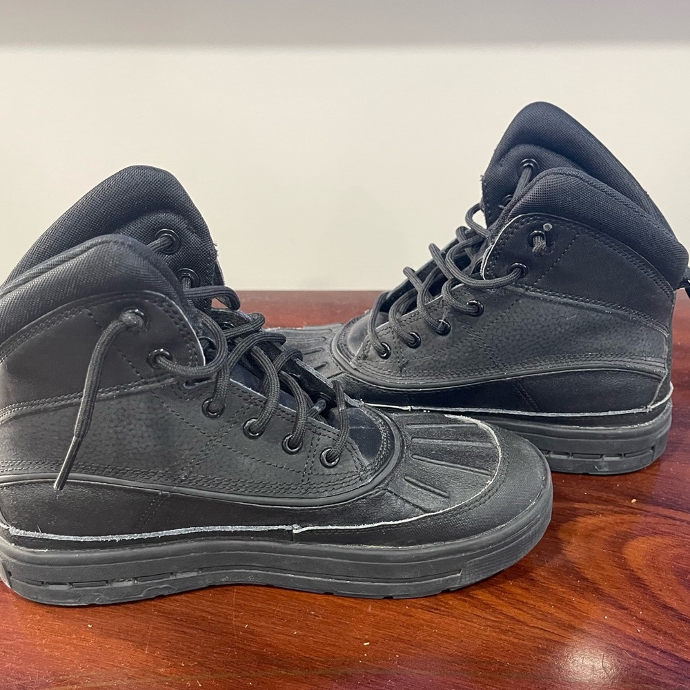 Nike black wood side 2 High boots size 4.5 - Picture 4 of 5